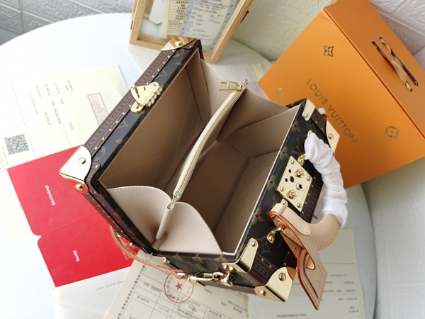 ルイヴィトンバッグ角部分ディテール